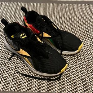 Batman and robin sneakers boys size 1